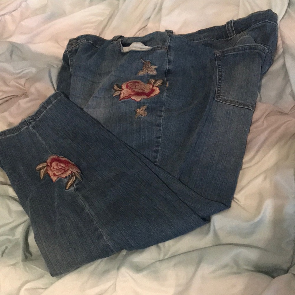 Venezia jeans with rose detail